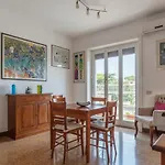 Roomy And Bright Apartment With Terrace