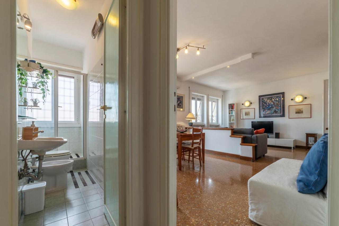 Apartment Roomy And Bright With Terrace Rom